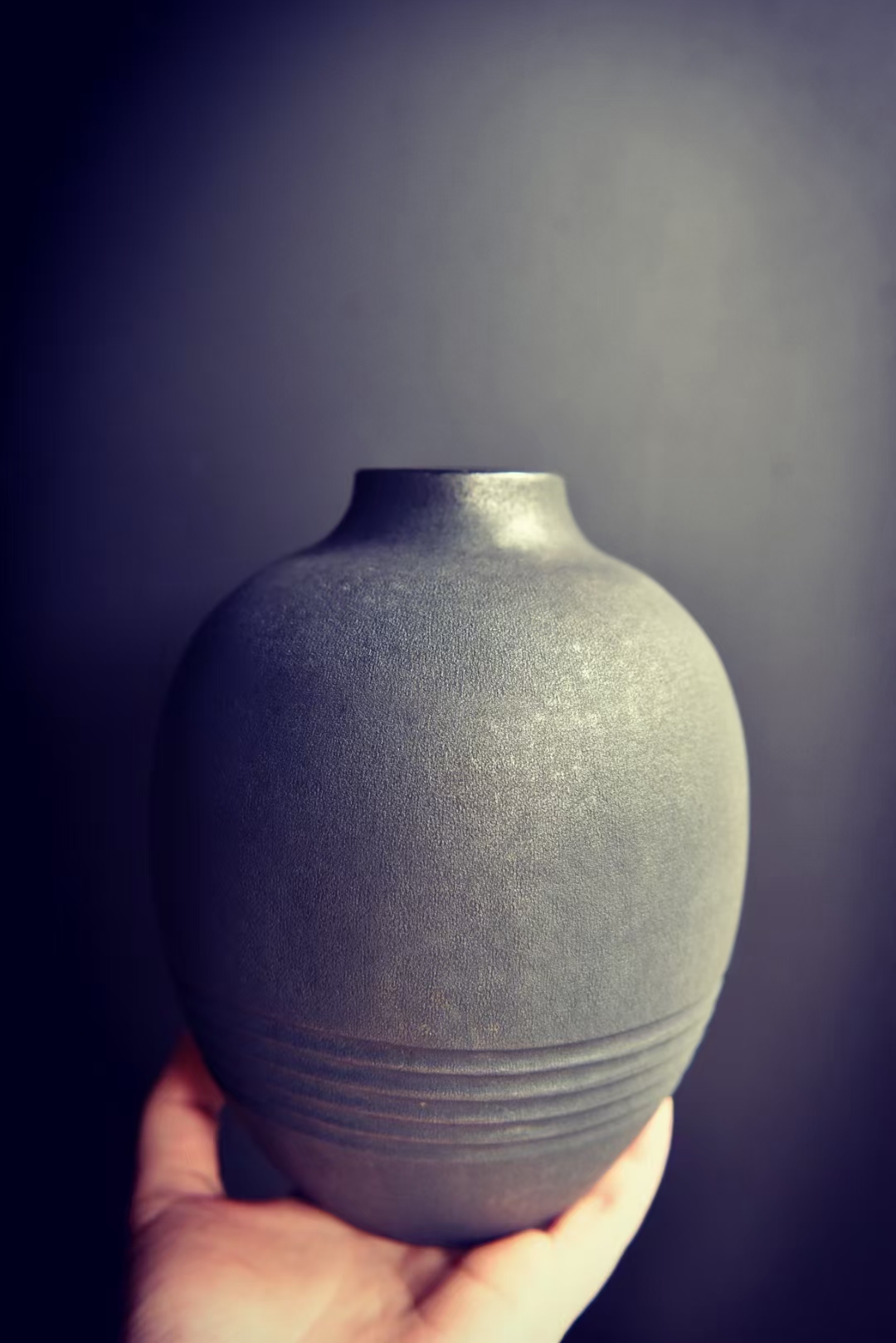  日本 名家长治斋作 纯银花瓶     