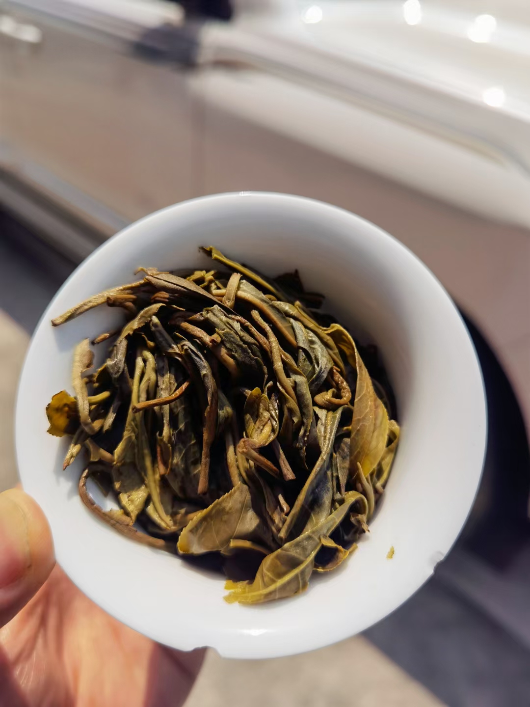 茶王地的老班章，号称为“茶王”，是茶中贵族，也是茶气最足的一款茶。